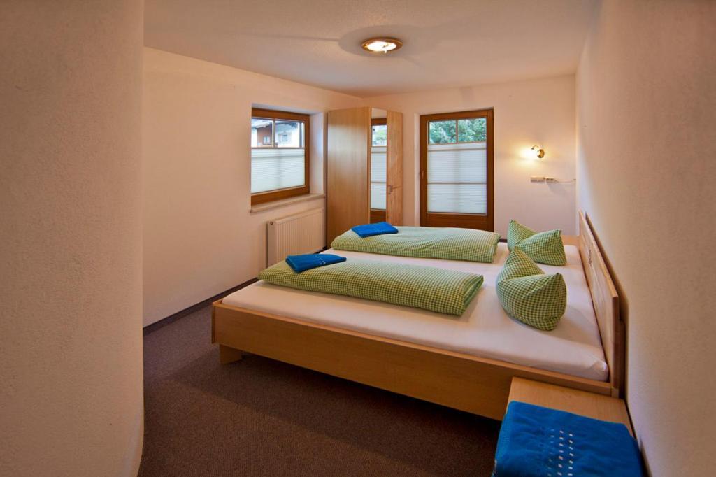 Landhotel Rauchenwalderhof Mayrhofen Chambre photo